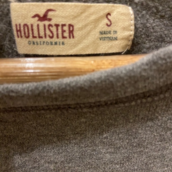 Hollister crewneck - Picture 6 of 9